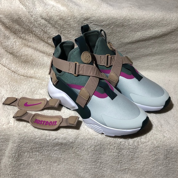 Nike Shoes - New Nike Air Women’s Huarache City Running Size 11